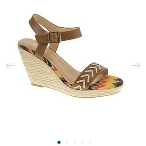 NWT Chinese Laundry wedges